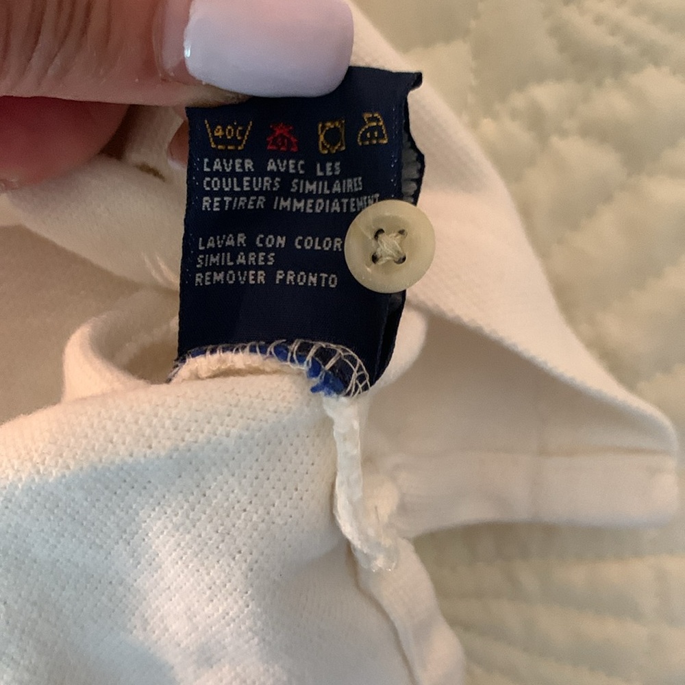 Tommy Hilfiger white polo shirt sleeve shirt. Preowned. Size M - Picture 6 of 8
